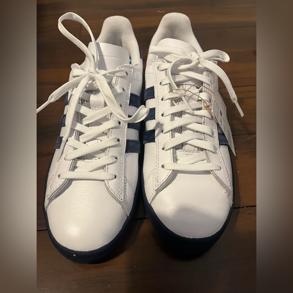 Brand new size 8 unisex adidas campus adv sneakers. - Picture 2 of 4